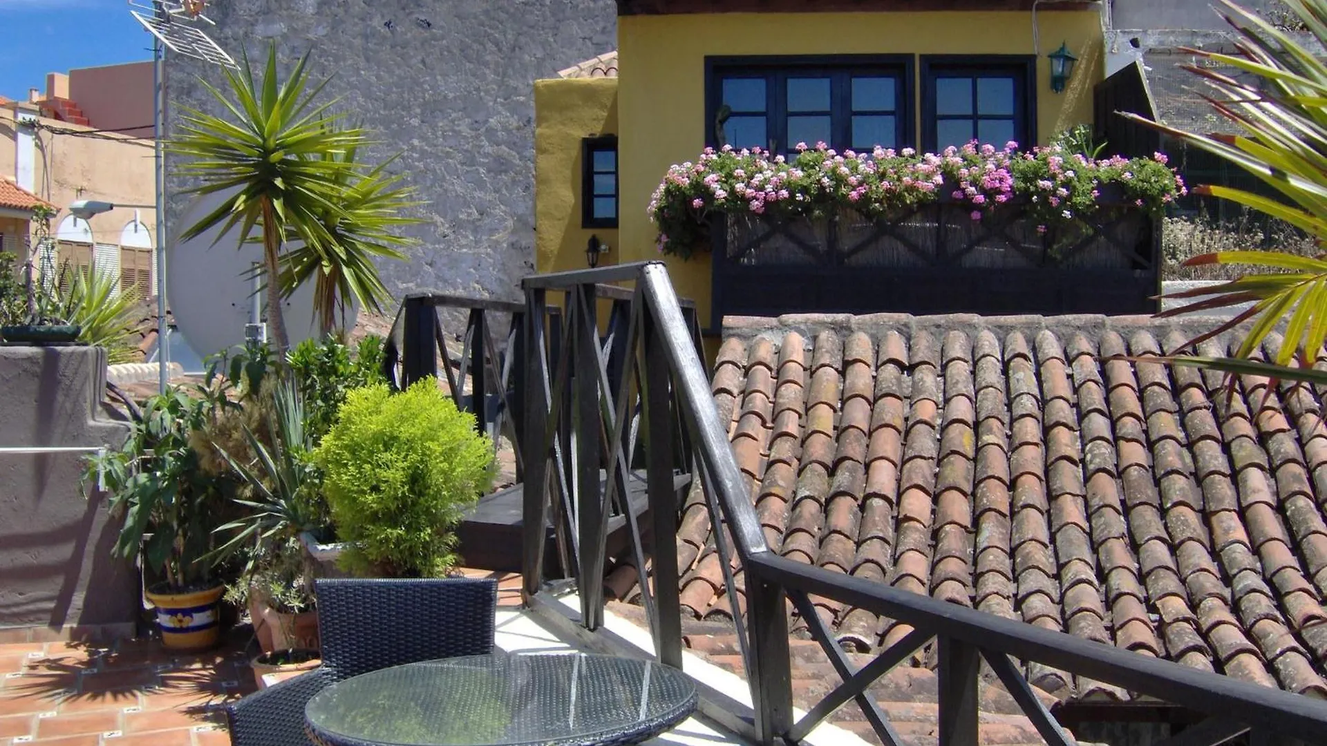 Modern Holiday Home With Balcony With Sea And Mountain Views No Teide-View Icod De Los Vinos
